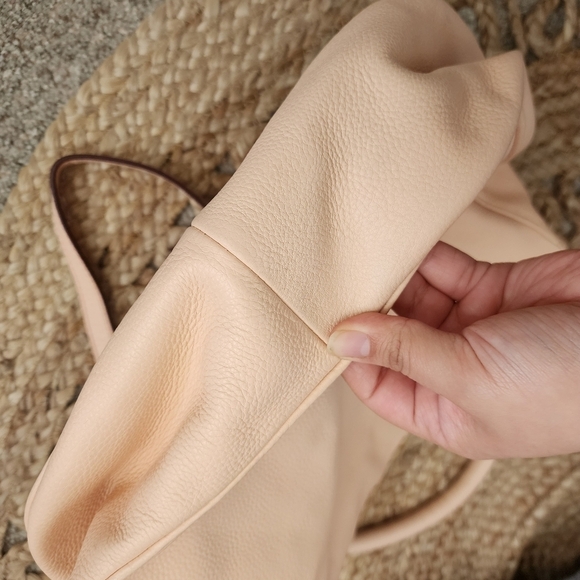 Marc Jacobs Covertible Hobo Tropical Peach Cow Leather Shoulder Bag Large - Picture 9 of 15